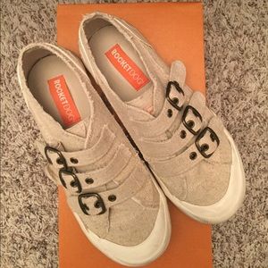 Natural Rocket Fog tennis shoe