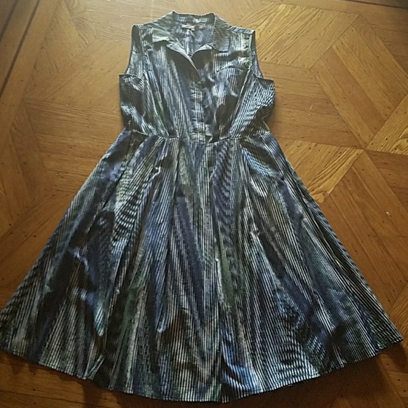 Dress - Picture 1 of 4