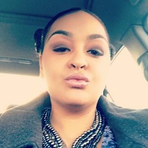 Meet your Posher, Nuniska