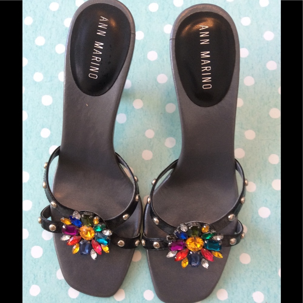 Rhinestone Embellished Low-Heeled Sandals - Picture 3 of 4