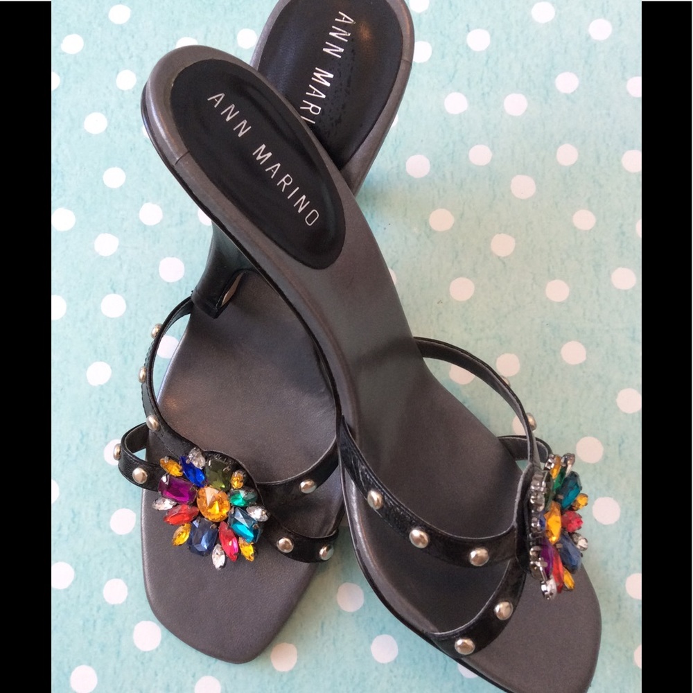 Rhinestone Embellished Low-Heeled Sandals - Picture 2 of 4