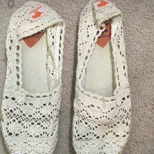 Beachy crochet rocket dog shoes