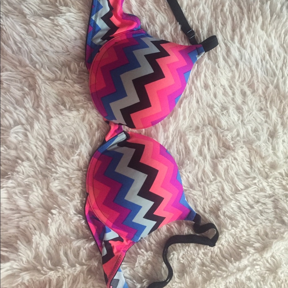 Victoria Secret Push-Up bra size 36A
