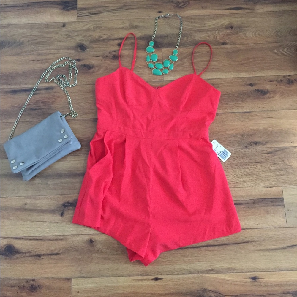 Peach- salmon romper w/pockets & straps NWT