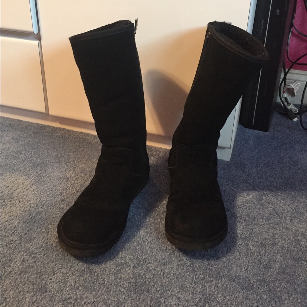 Tall black UGGs