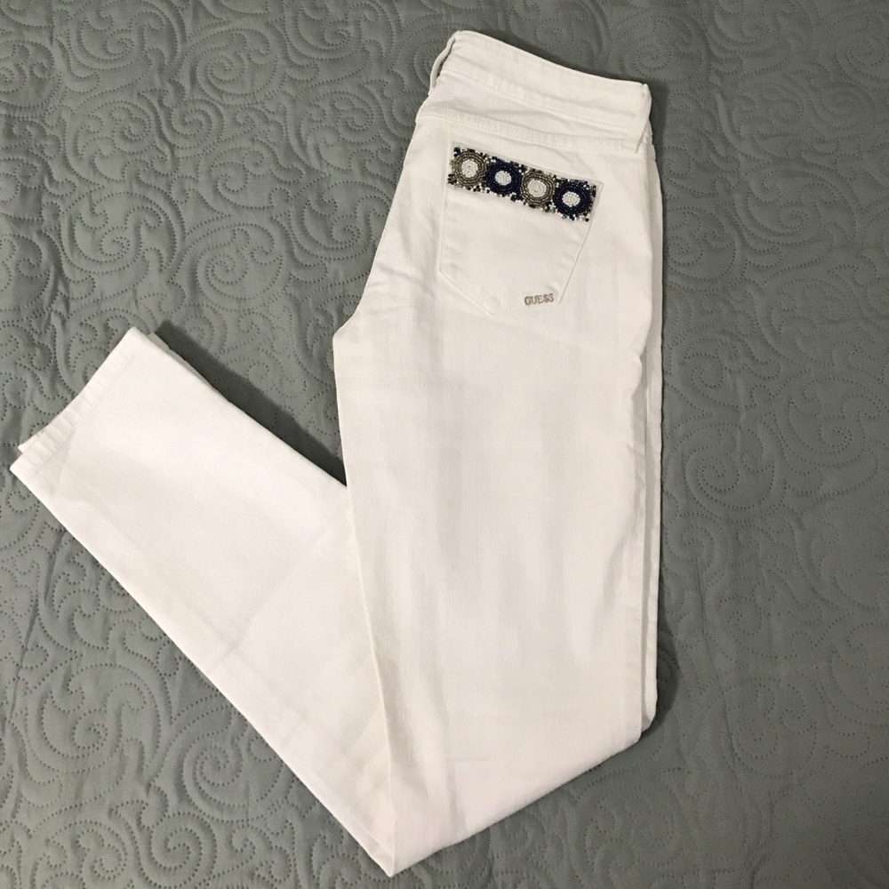 Never worn Guess White Skinny Jeans Size 25