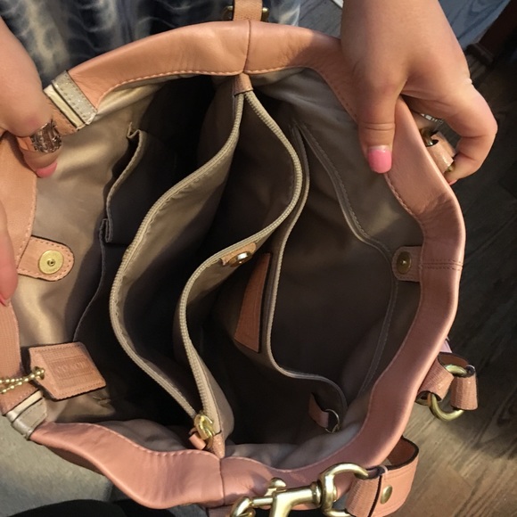 Coach Large Shoulder Bag - Picture 2 of 4