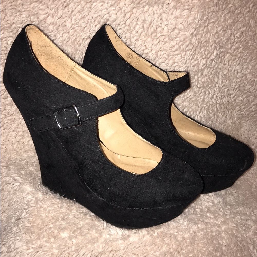 Black Wedges.