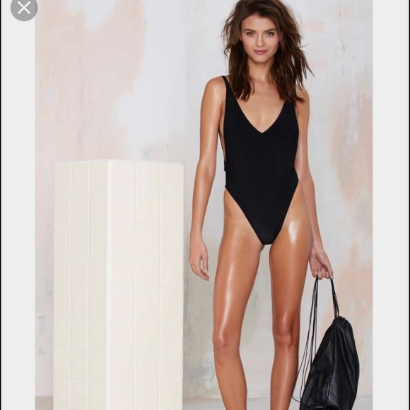 Nasty Gal Alina Swimsuit - Picture 3 of 4