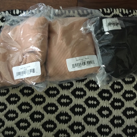 Nasty Gal Alina Swimsuit - Picture 4 of 4