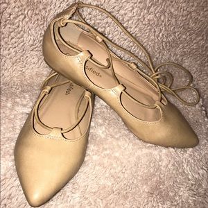 Laced Pointed Flats.