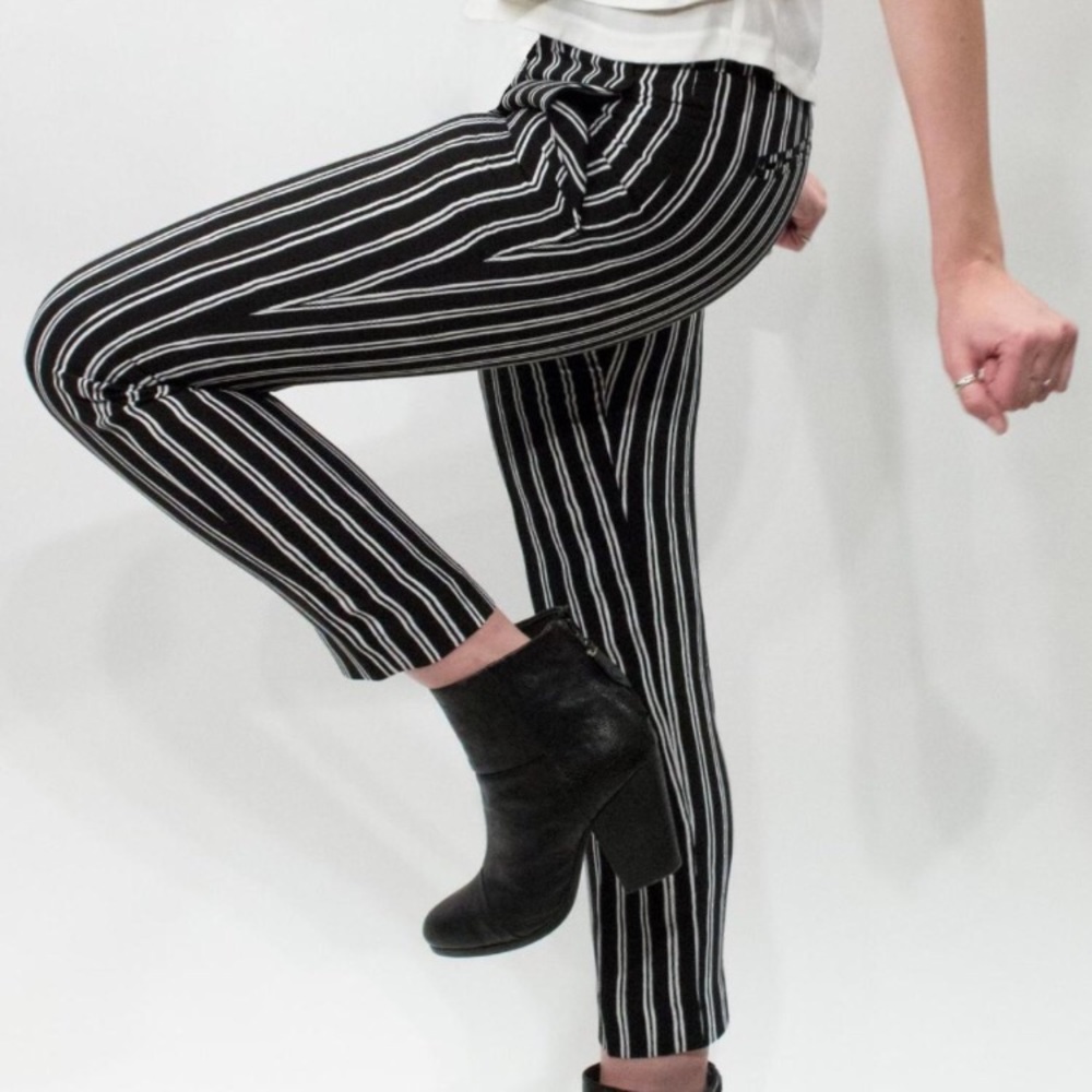 A.L.C. Levin Striped Ankle Pants (0) NWT