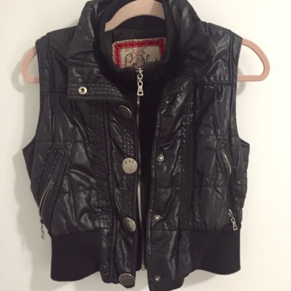 Black Fitted Puffer vest