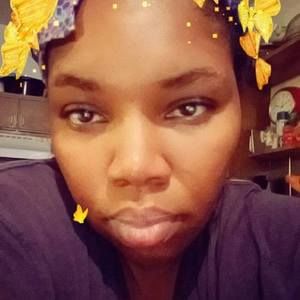 Meet your Posher, Latoya