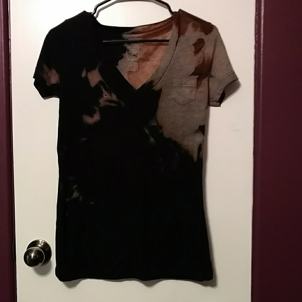 Tie-dyed V-neck tee. Cute and comfortable!