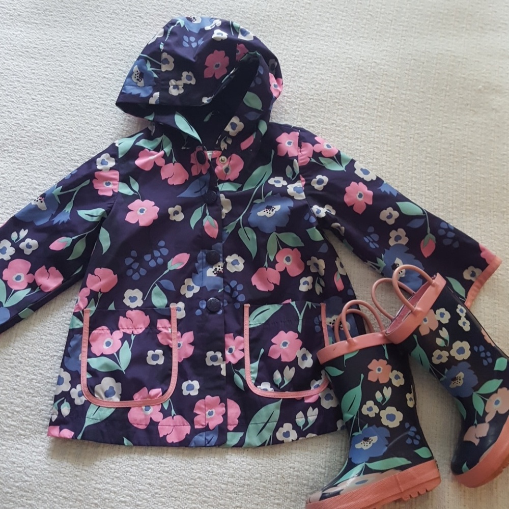 Raincoat and rainboots bundle Carter's 18m 5 shoe