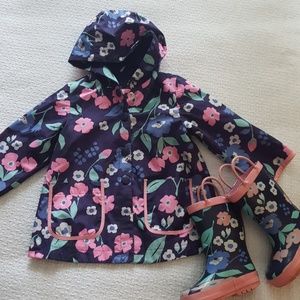 Raincoat and rainboots bundle Carter's 18m 5 shoe