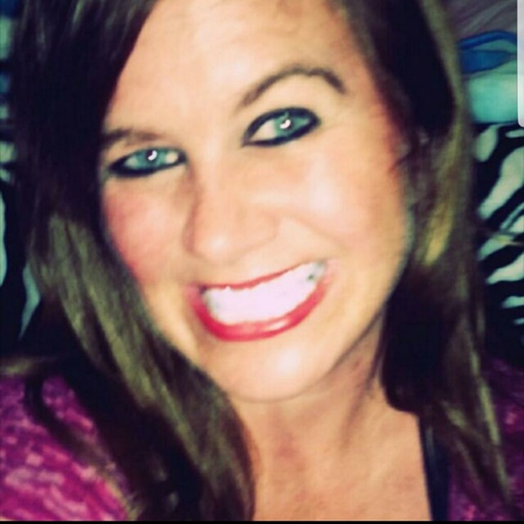 Meet your Posher, Melissa - Picture 1 of 1