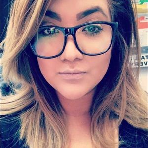 Meet your Posher, Mari