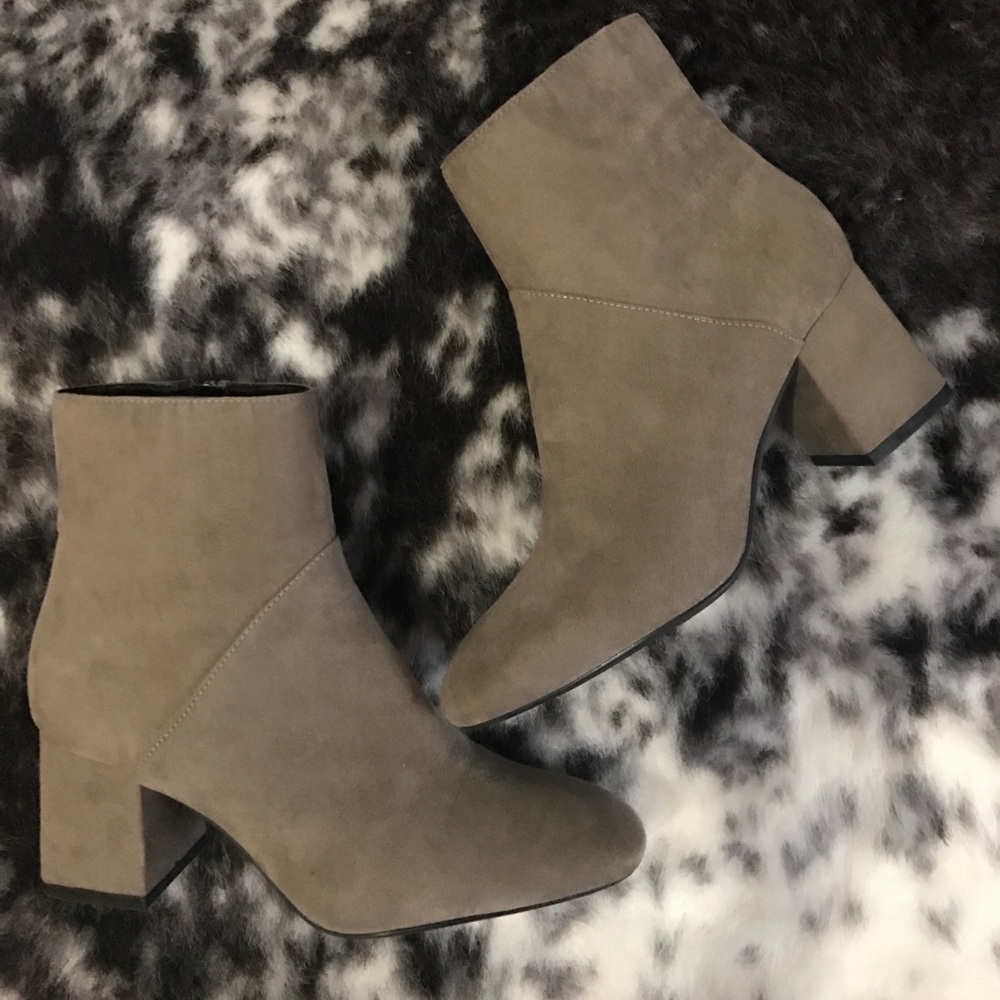 Zara Taupe Suede Booties (size 37/6.5)
