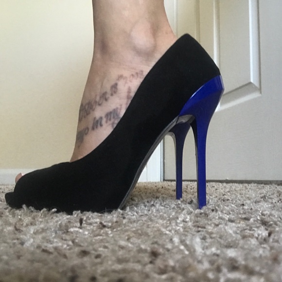 Open toe pumps - Picture 1 of 5