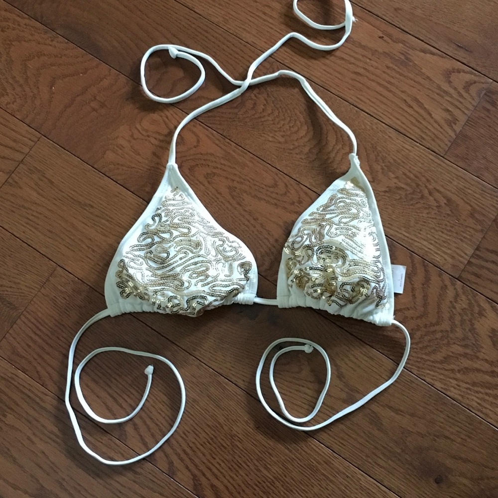 Gold sequin & white bikini top- so pretty 😎