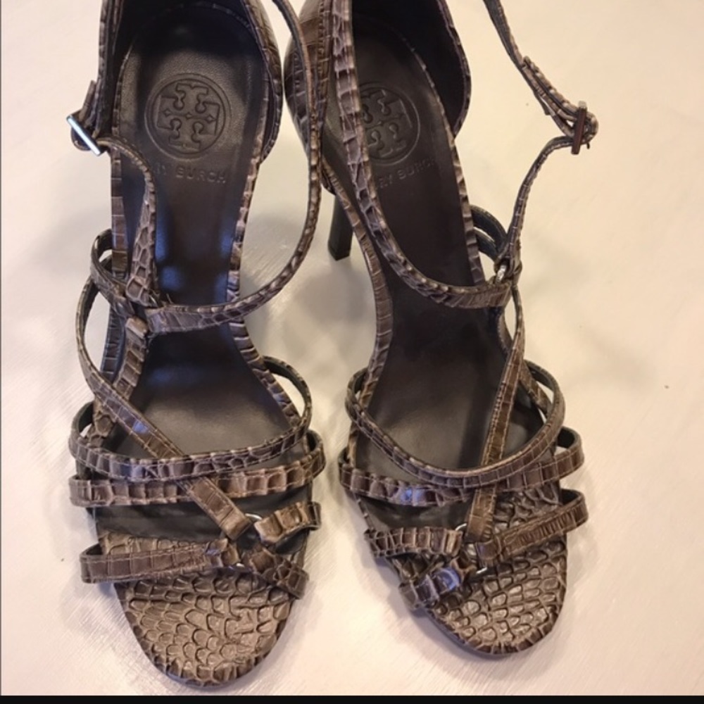 UEC 🅣🅞🅡🅨 🅑🅤🅡🅒🅗  high heels sandals