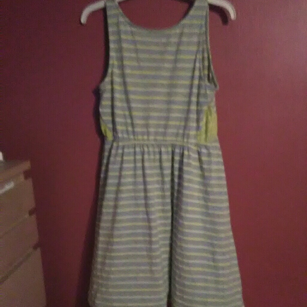 Dress - Picture 4 of 5