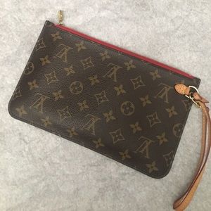 EUC Louis Vuitton Neverfull MM Pochette