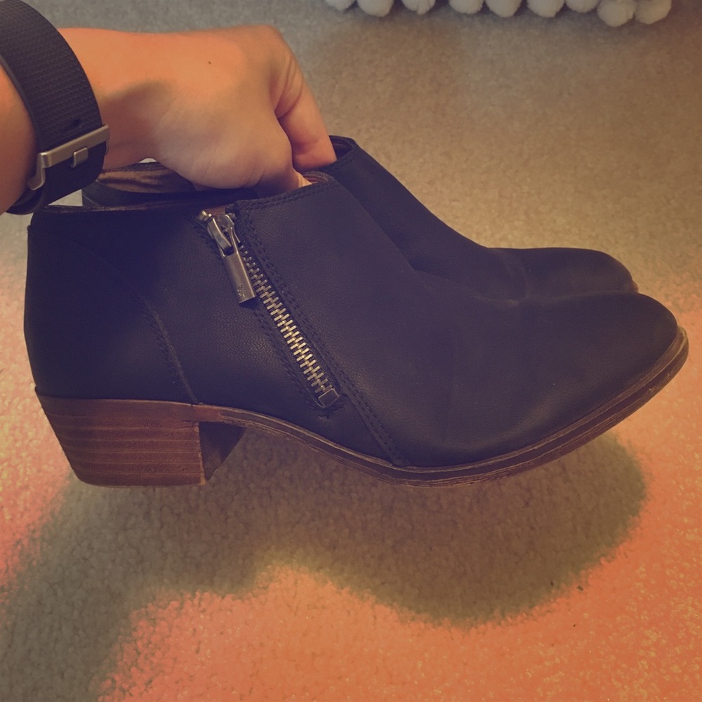 Black leather Lucky Brand booties