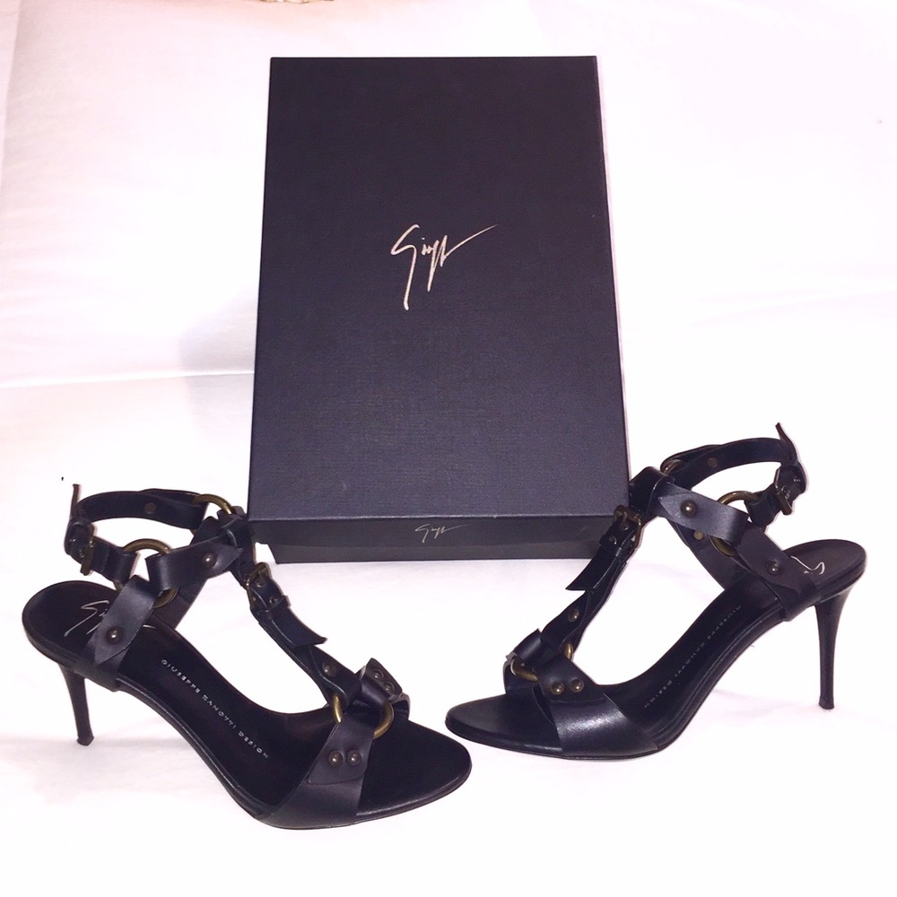 💯GIUSEPPE ZANOTTI Leather T-Strap Sandal