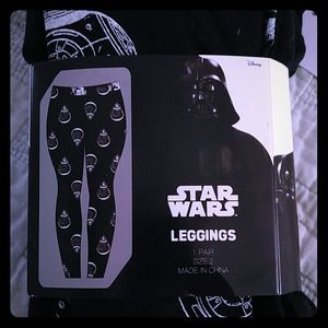 NWT!! TORRID LEGGINGS STAR WARS BB8