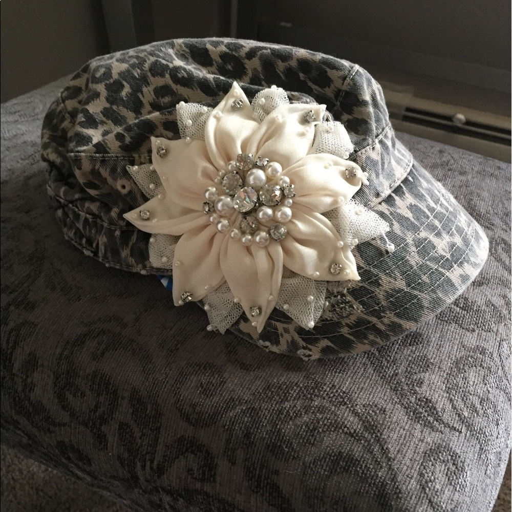 Cheetah print hat with bling