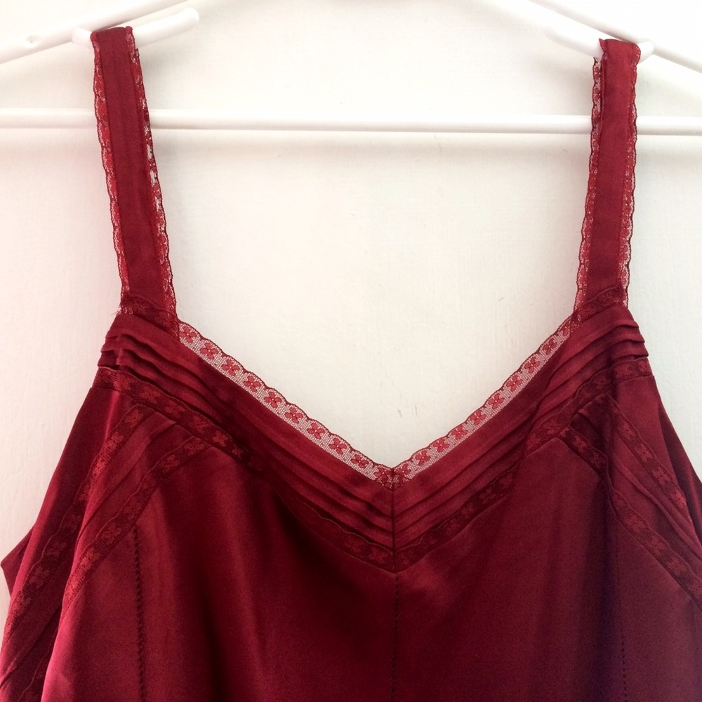 Ann Taylor rich red size 8 camisole style tank