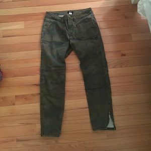 Camo BDG jeans