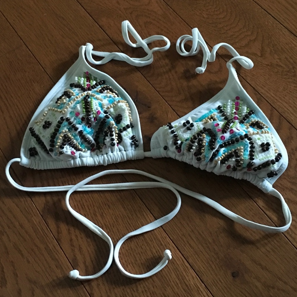 NWOT Beaded bikini top- white 😎❤️
