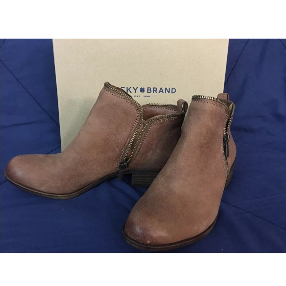 New Lucky Brand ankle booties size 8