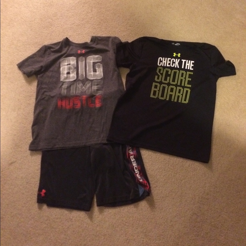 UNDER ARMOUR OUTFIT W/ extra shirt