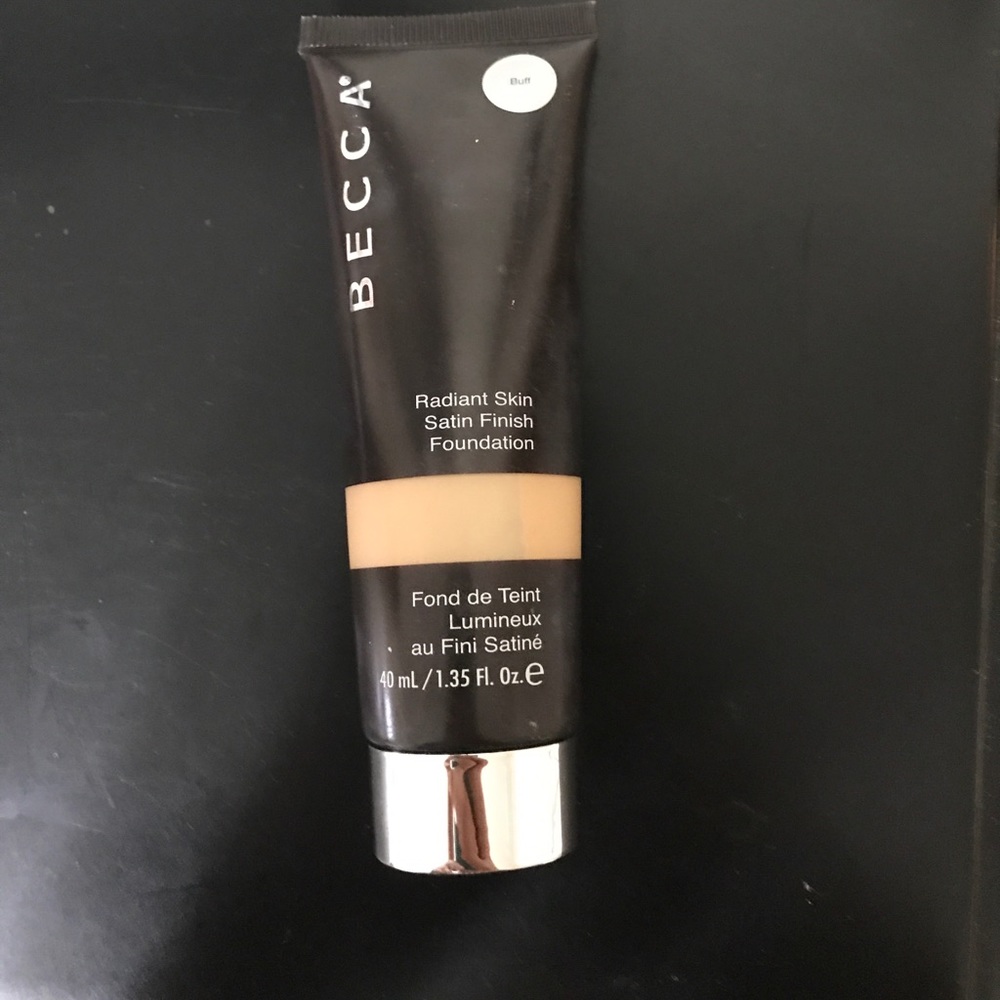 BECCA Radiant Skin Satin Finish Foundation Buff