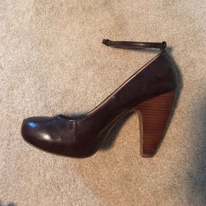 Brown strapped heel