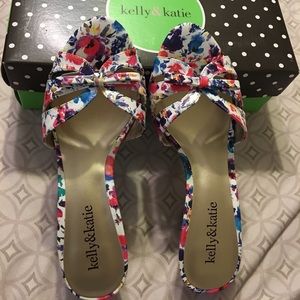Sandals Floral Print Size 7M
