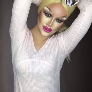 Meet your Posher, Selena