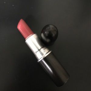 MAC lipstick Brick-o-la