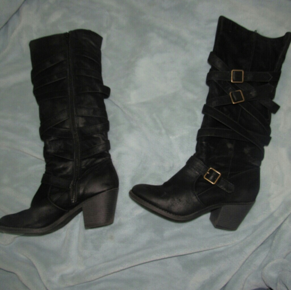 Black knee high boots - Picture 3 of 3