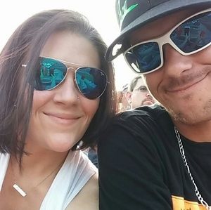 Meet your Posher, Hollie