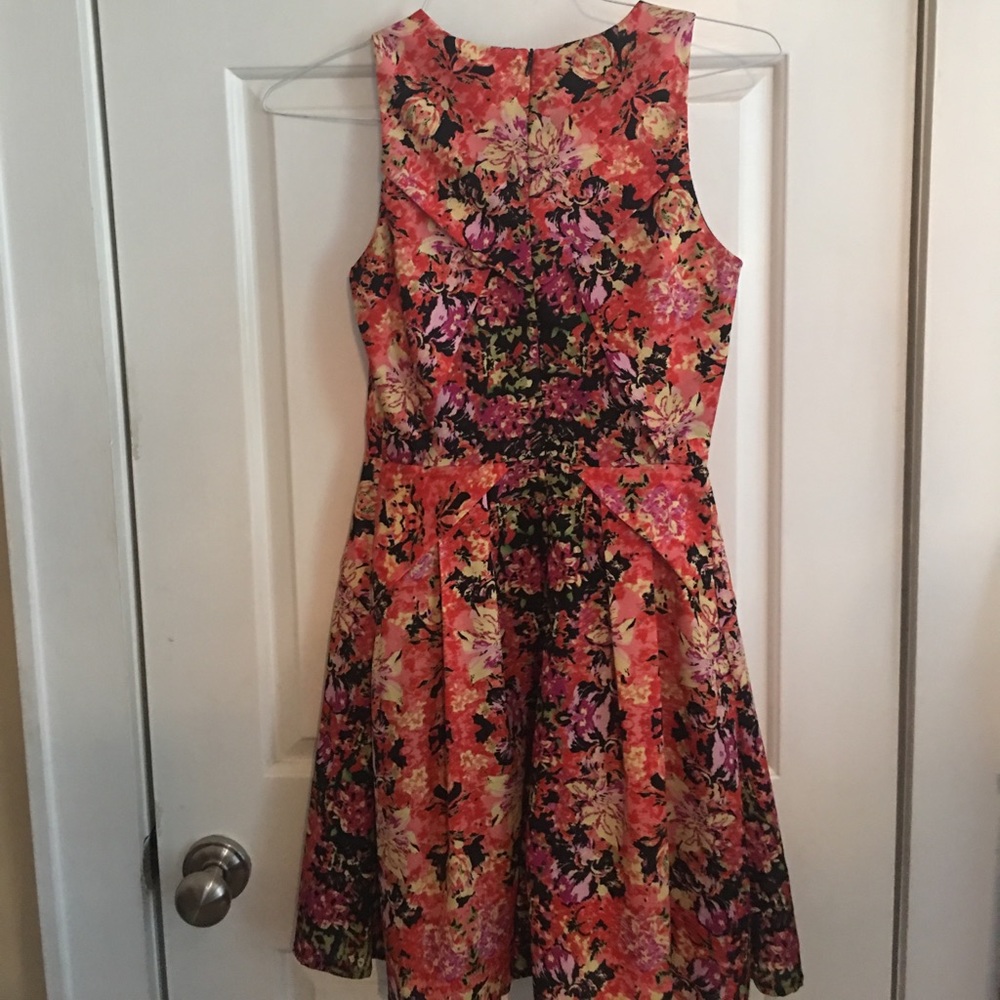 Dress - Picture 3 of 3
