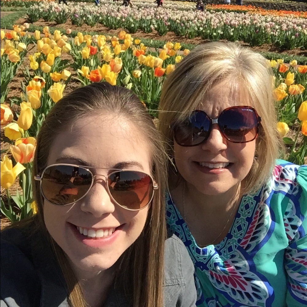 Meet your Posher, Lari