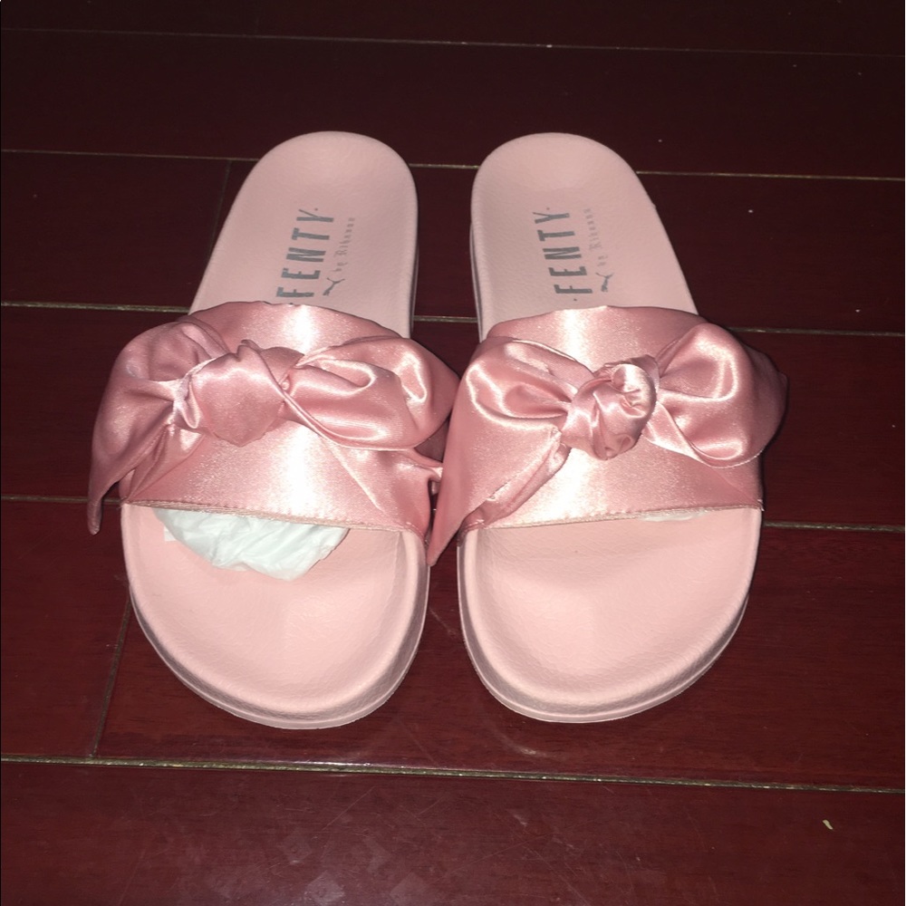Puma Bow Slide "Fenty" (6.5)