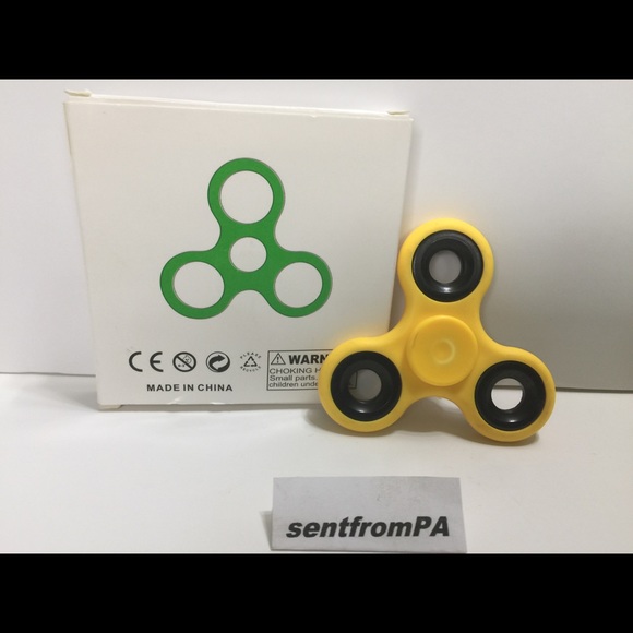 Fidget Spinner YELLOW Hand Spinner - Picture 1 of 3