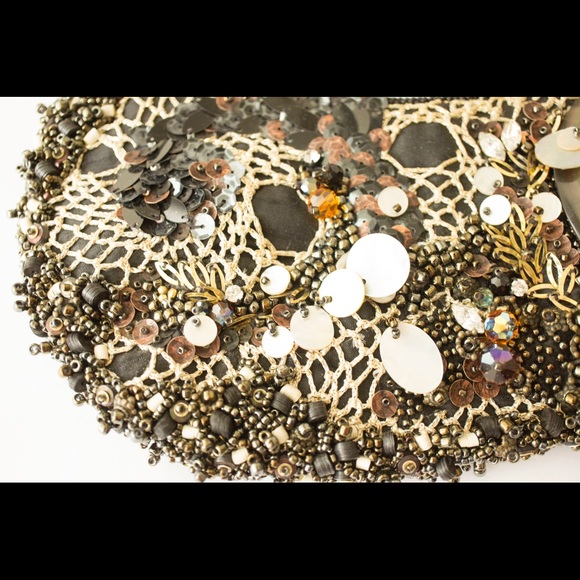 BAGTERIA Beaded Crystal Shells Evening Clutch Bag - Picture 5 of 6